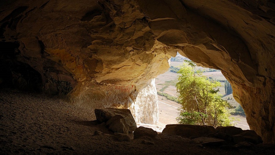 Грот-пещера Алтын-Тешик